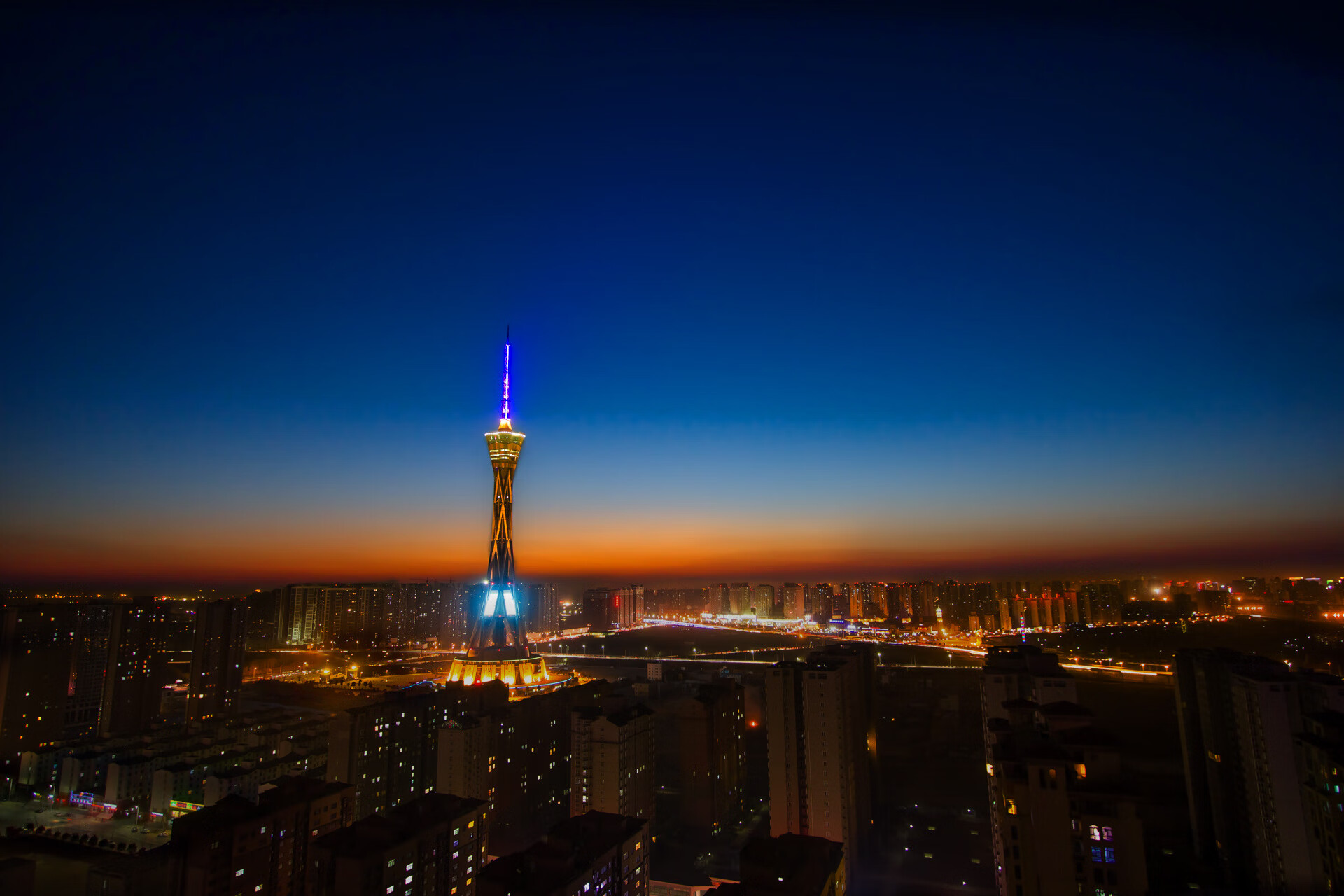 爱游戏体育平台-中国男篮围绕核心组织战术 配合逐步流畅，中国男篮专用篮球