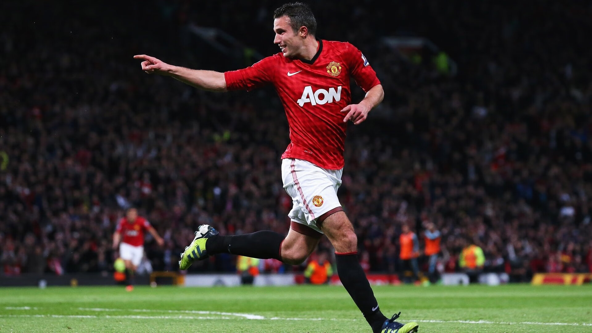 “逆境中的英雄：车手在极端天气中勇往直前”